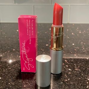 Marykay Way, Lipstick in Sunburst.